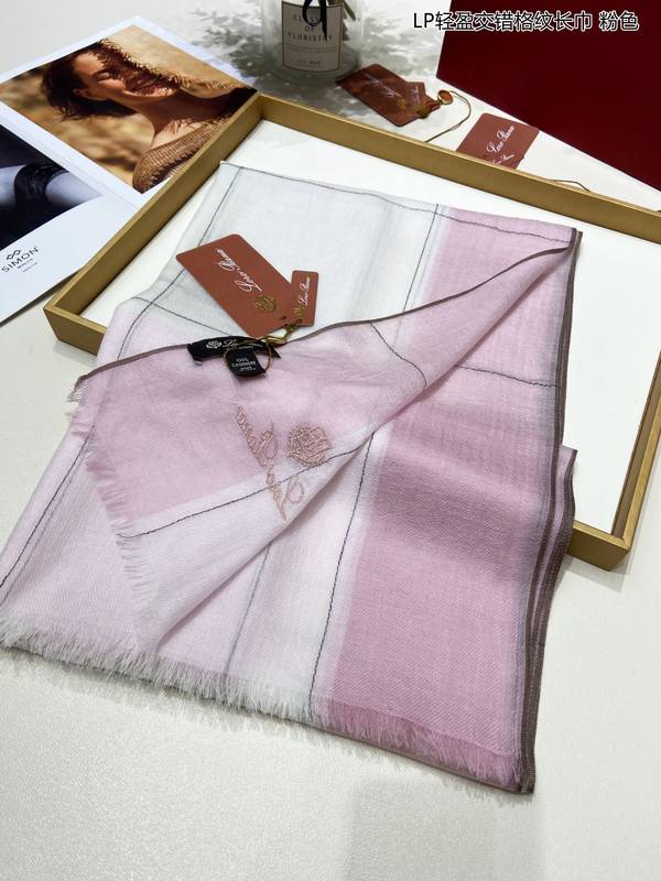 Loro Piana Scarf LPC00051 Loro Piana Scarf LPC00051